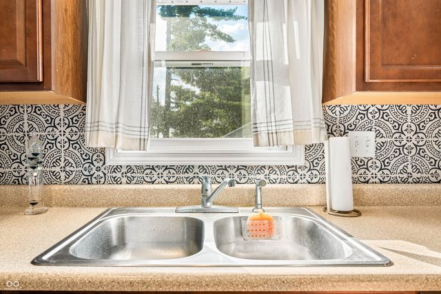 661 Smith Street, Columbus, IN 47201