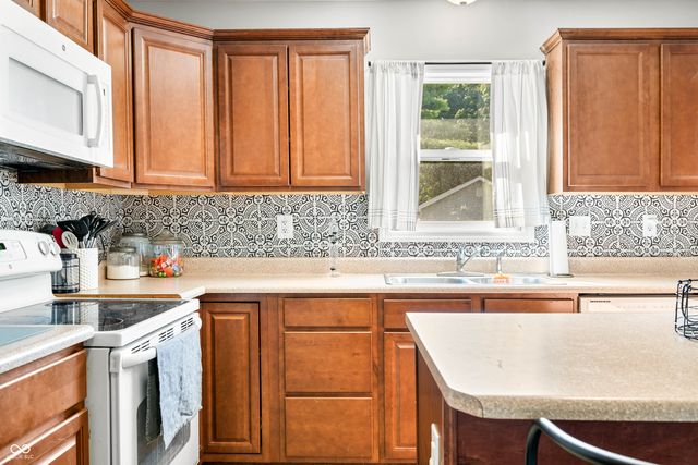 661 Smith Street, Columbus, IN 47201