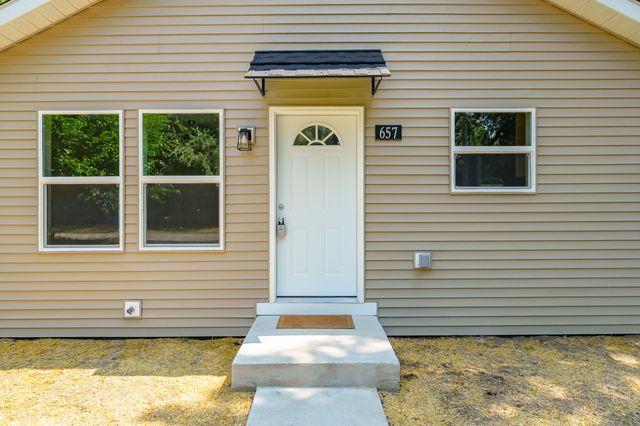 657 Azuba Avenue, Comstock Twp, MI 49048