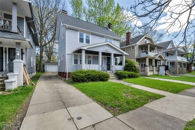 921 Helmsdale Road, Cleveland Heights, OH 44112
