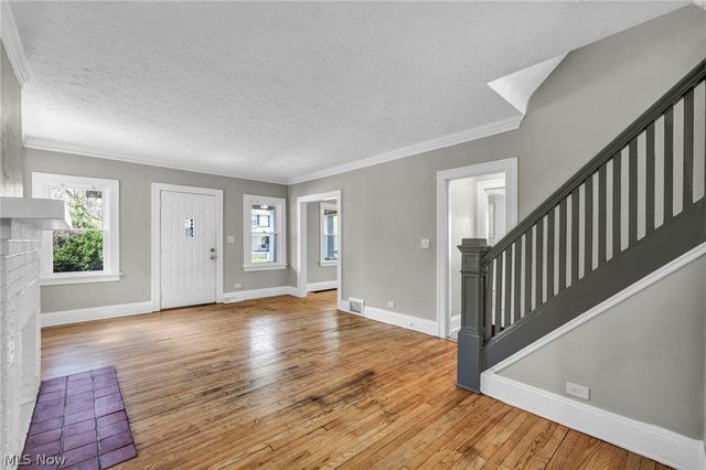 921 Helmsdale Road, Cleveland Heights, OH 44112