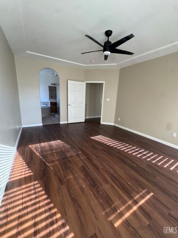 609 Shady Meadow Court, Bakersfield, CA 93308