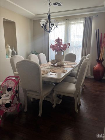 609 Shady Meadow Court, Bakersfield, CA 93308