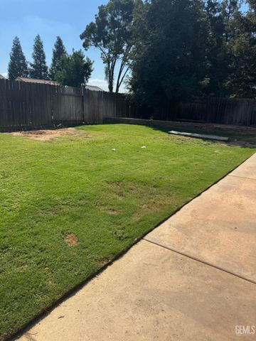 609 Shady Meadow Court, Bakersfield, CA 93308