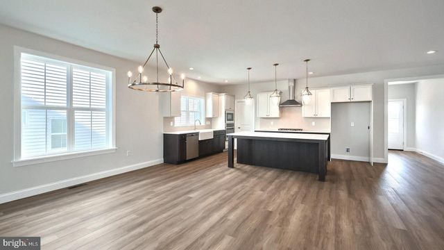 528 WINDING CREEK BLVD, Annville, PA 17003