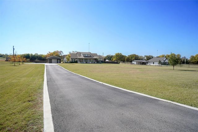 835 County Road 2175, Decatur, TX 76234