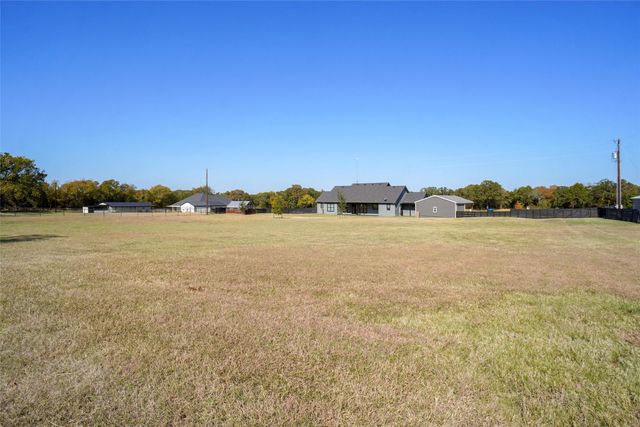 835 County Road 2175, Decatur, TX 76234
