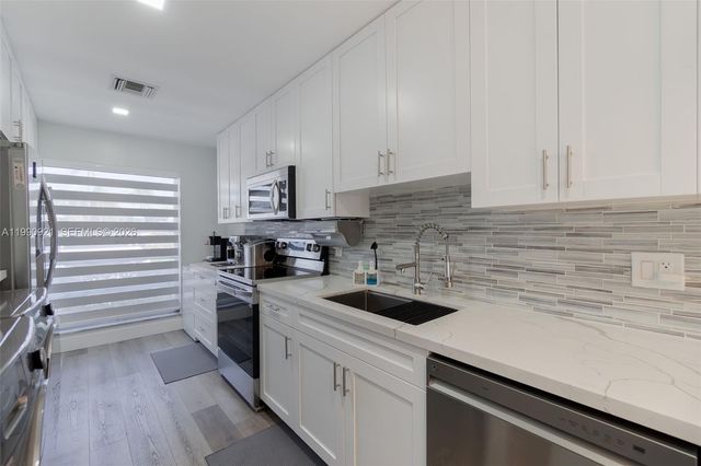 2400 Malayan Dr 94-D, Delray Beach, FL 33445