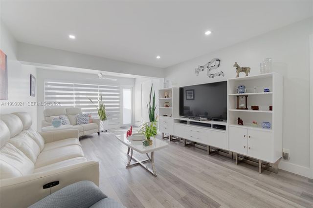 2400 Malayan Dr 94-D, Delray Beach, FL 33445