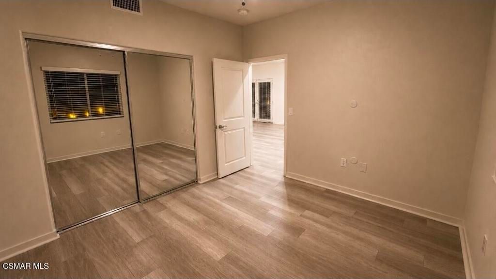 Image 10 of property listing at 319 N F Street 102, Oxnard, CA 93030