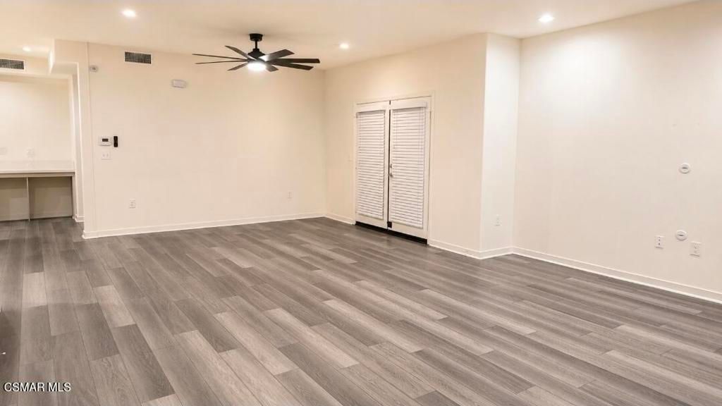 Image 4 of property listing at 319 N F Street 102, Oxnard, CA 93030