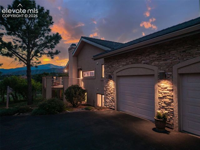 1040 Dark Horse Drive, Colorado Springs, CO 80919