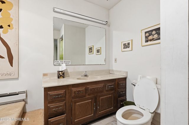 15 Summit Avenue, Manalapan, NJ 07726