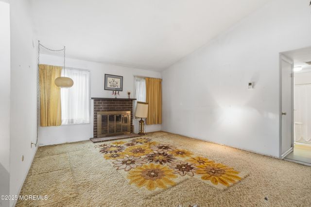 15 Summit Avenue, Manalapan, NJ 07726