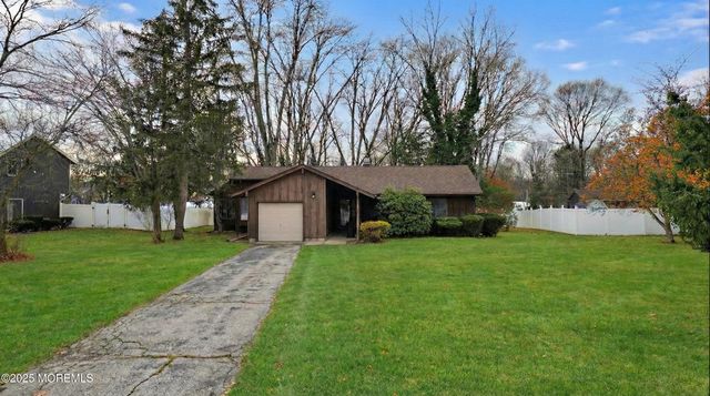 15 Summit Avenue, Manalapan, NJ 07726
