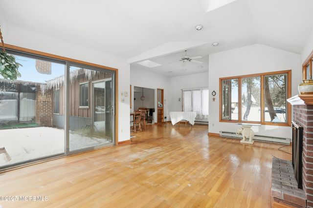 15 Summit Avenue, Manalapan, NJ 07726