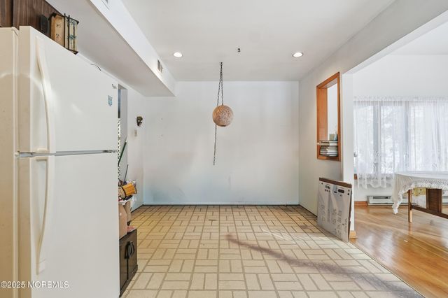 15 Summit Avenue, Manalapan, NJ 07726