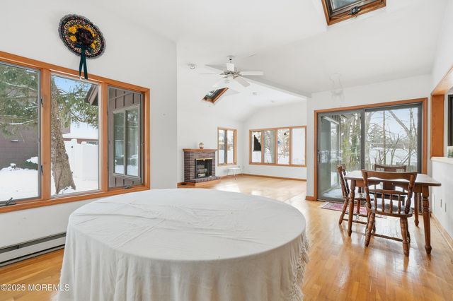 15 Summit Avenue, Manalapan, NJ 07726