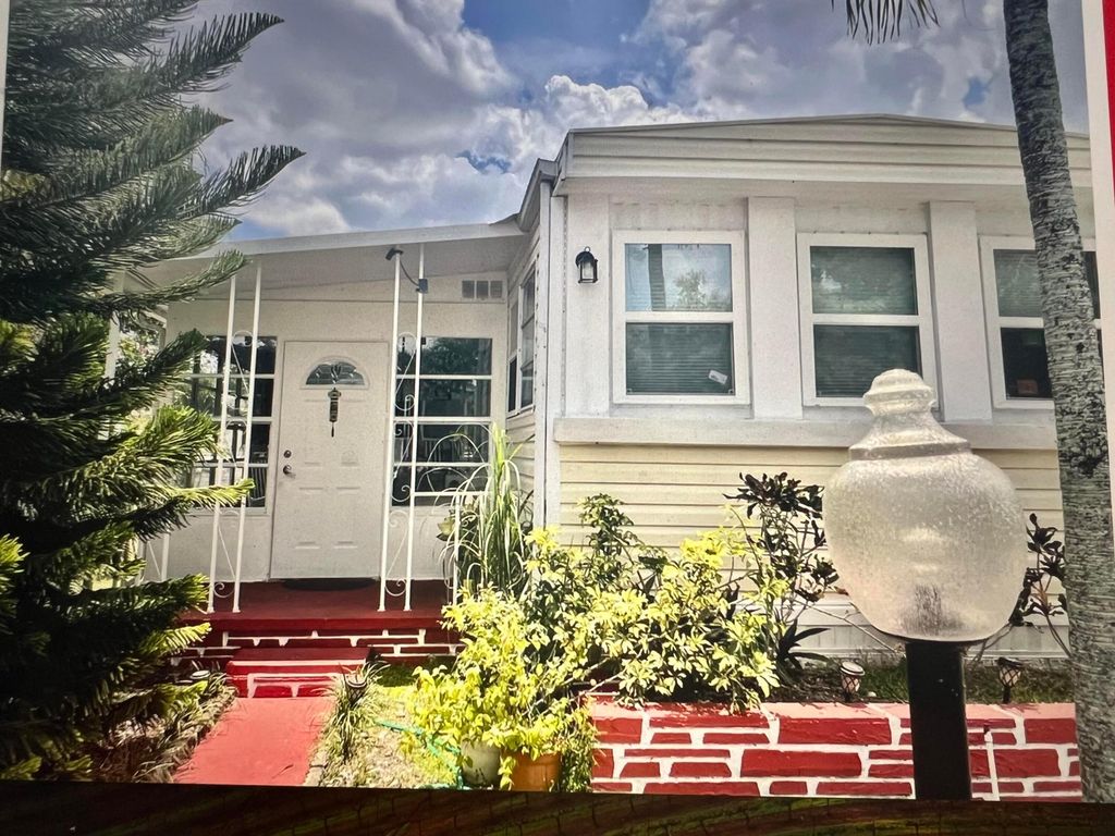 4540 NW 68th Street, Coconut Creek, FL 33073