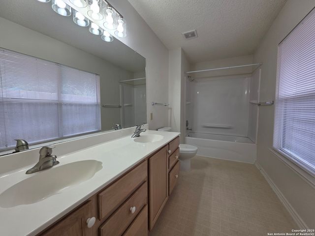 9651 Hillside Trail, San Antonio, TX 78250