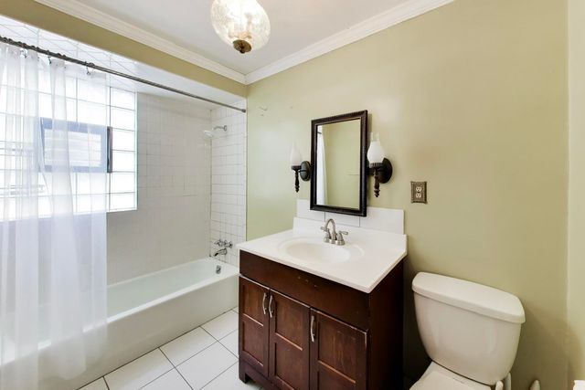 227 Circle Avenue, Forest Park, IL 60130