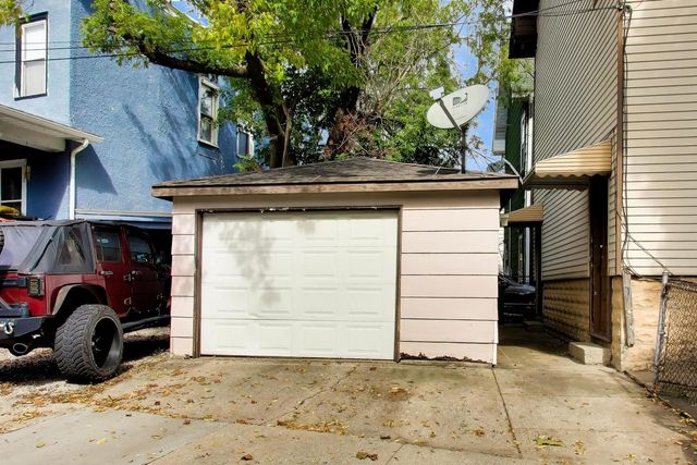 227 Circle Avenue, Forest Park, IL 60130