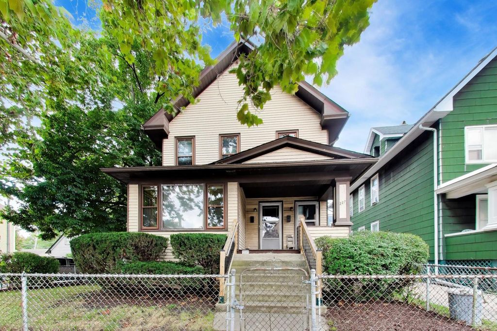 227 Circle Avenue, Forest Park, IL 60130