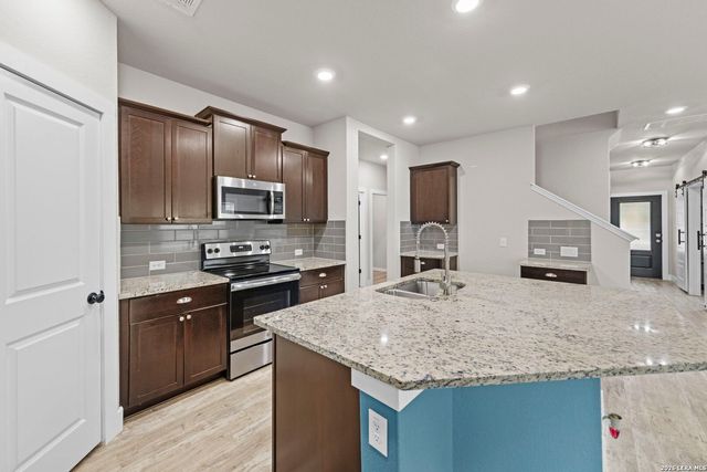2057 Meadow Pipit, New Braunfels, TX 78130