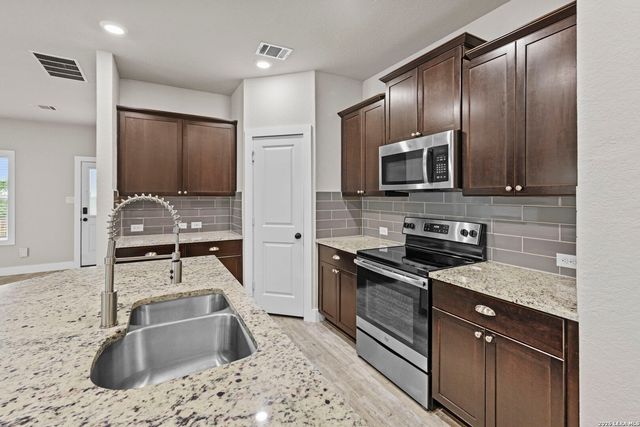 2057 Meadow Pipit, New Braunfels, TX 78130