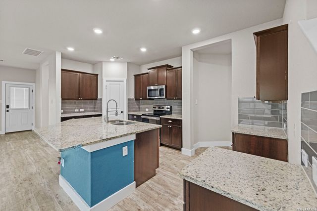 2057 Meadow Pipit, New Braunfels, TX 78130