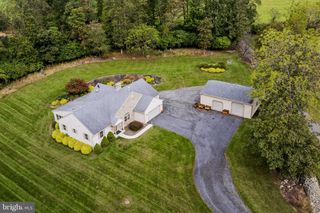259 MOUNTAIN TOP RD, Reinholds, PA 17569