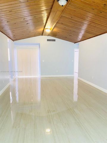 16891 SW 92nd Ct, Palmetto Bay, FL 33157