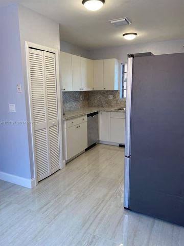 16891 SW 92nd Ct, Palmetto Bay, FL 33157