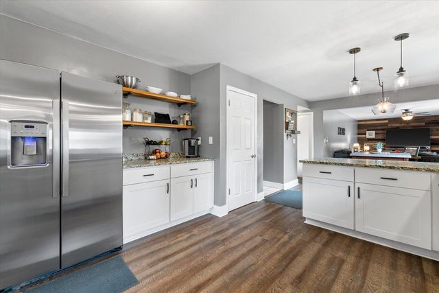924 Marquette ROAD, Hartland, WI 53029