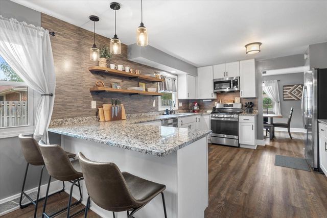 924 Marquette ROAD, Hartland, WI 53029