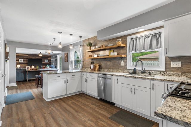 924 Marquette ROAD, Hartland, WI 53029