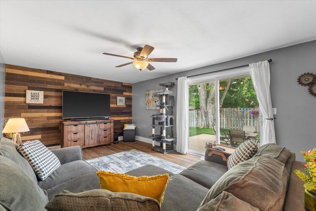924 Marquette ROAD, Hartland, WI 53029