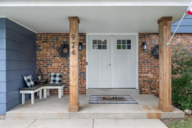 924 Marquette ROAD, Hartland, WI 53029