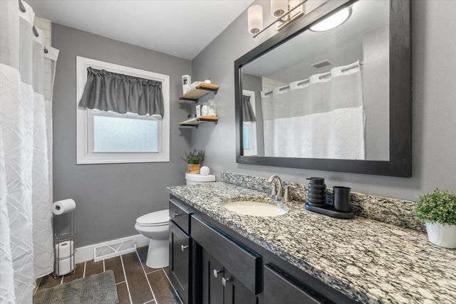 924 Marquette ROAD, Hartland, WI 53029