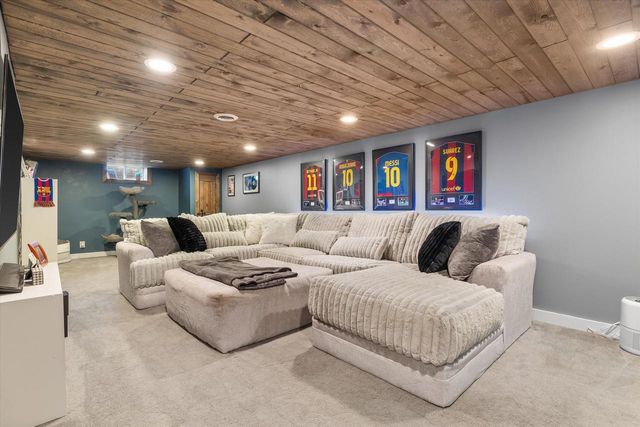 924 Marquette ROAD, Hartland, WI 53029