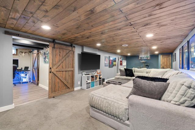 924 Marquette ROAD, Hartland, WI 53029