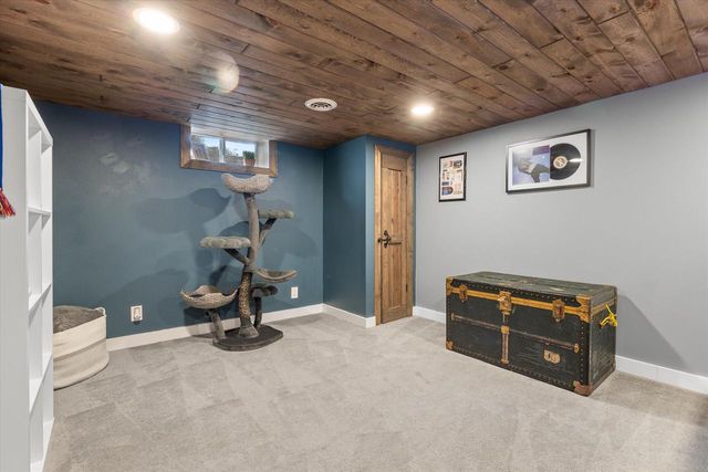 924 Marquette ROAD, Hartland, WI 53029