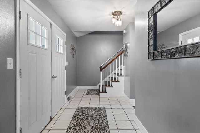 924 Marquette ROAD, Hartland, WI 53029
