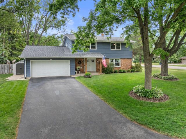 924 Marquette ROAD, Hartland, WI 53029