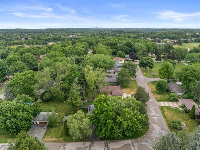 924 Marquette ROAD, Hartland, WI 53029
