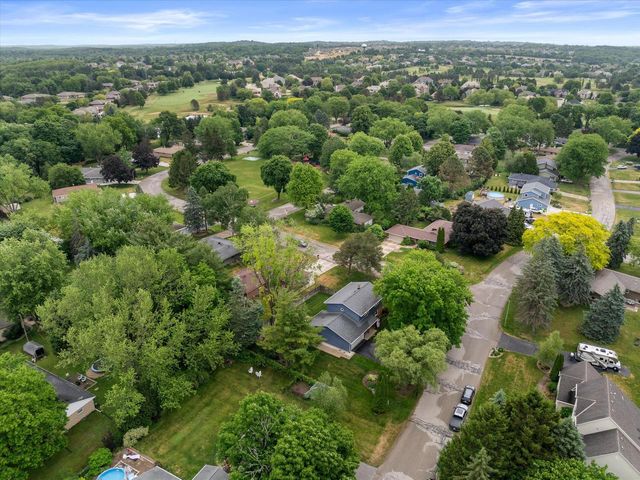 924 Marquette ROAD, Hartland, WI 53029