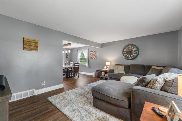 924 Marquette ROAD, Hartland, WI 53029