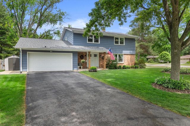 924 Marquette ROAD, Hartland, WI 53029