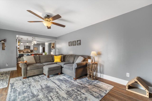 924 Marquette ROAD, Hartland, WI 53029