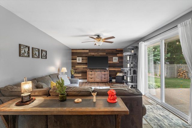 924 Marquette ROAD, Hartland, WI 53029